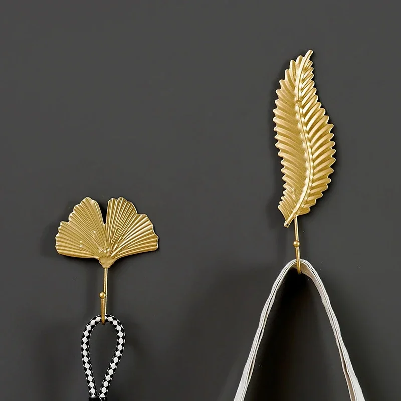 Luxury Gold Leaf Shape Hanging Hooks Punch-Free Wall Hanger Hanging Storage Rack Towel Watch Bag Key Self Adhesive Household
