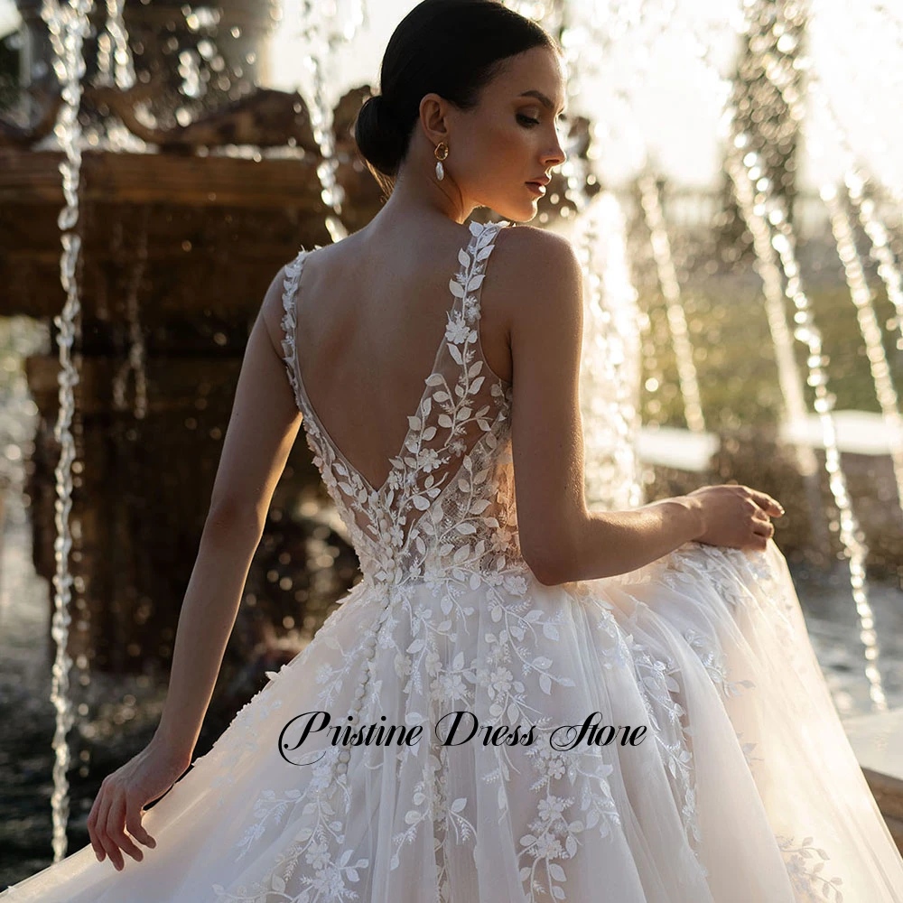 Romantische Vrouwen Tule Trouwjurk voor Bruiden Aangepaste Corset A-lijn Applicaties Kant Bruidsjurk met V-hals Sweep Trein