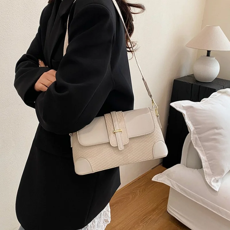 

High-End Minimalist Unique Leather Crossbody Bag For Women With Large Capacity And Stylish Vintage Fashion Design