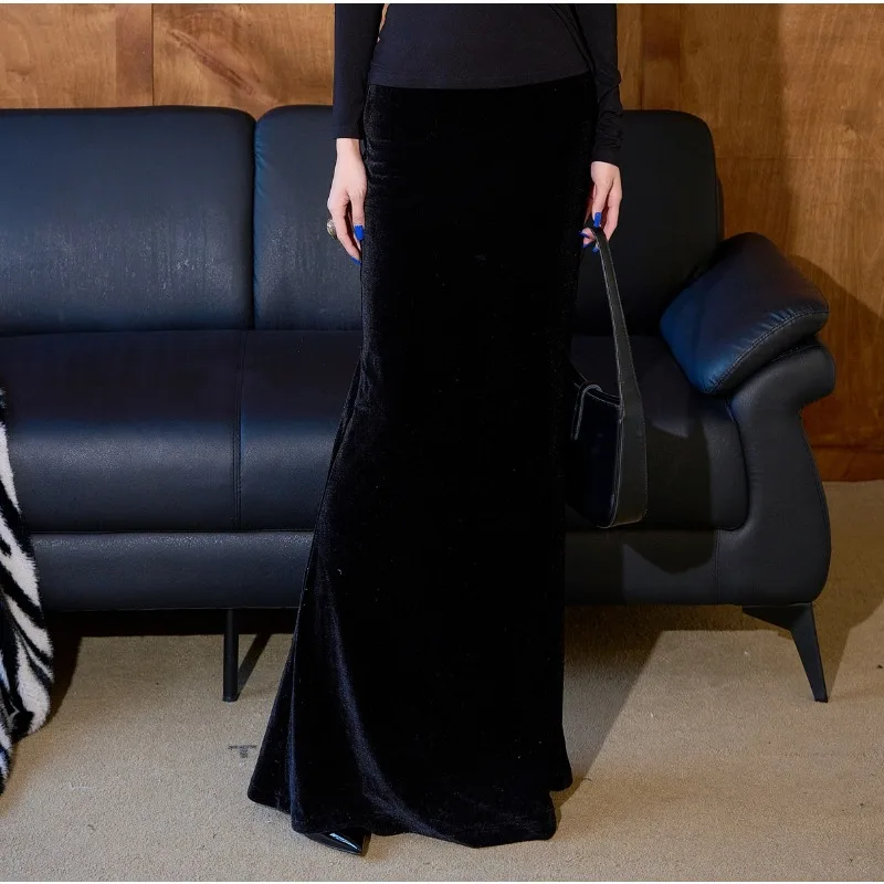 

Spring New Elegant Fashionable Velvet High Waisted Slimming Fish Tail Half Skirt High Elasticity Breathable Long Sleeved Top Set