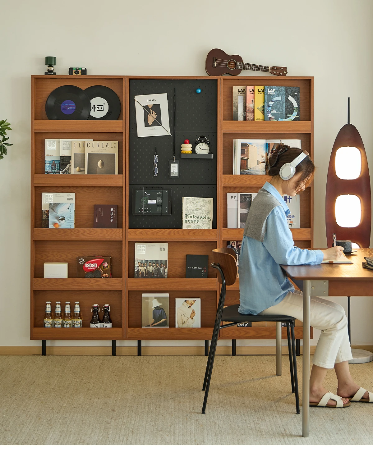 Solid wood bookshelf thin cabinet medieval color shelf hole board against the wall bookshelf crack storage cabinet