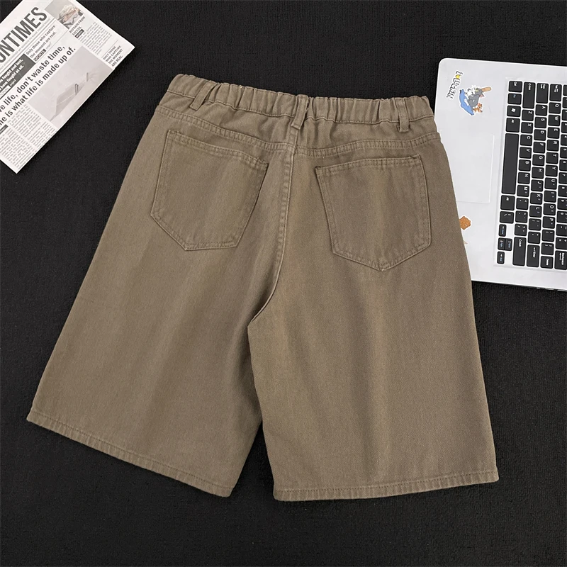 

Коричневые джинсовые брюки для мужчин, летние японские брюки, простые свободные повседневные брюки средней длины с завышенной талией, универсальные прямые брюки с широкими штанинами, пять...