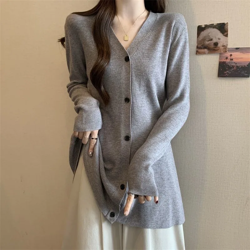 

New Autumn Knitwear Feminine and High-end V-neck Loose and Versatile Mid-length Cardigan with Base Layer Top