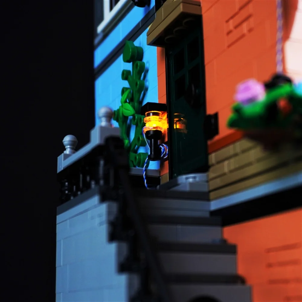 مجموعة الإضاءة لإصدار LEGO Tudor Corner RC لا تشمل مكعبات البناء (مجموعة إضاءة LED فقط)