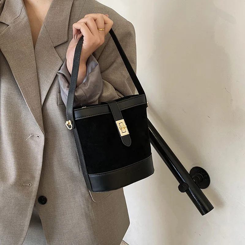 

2025 Museum Grade Tote Archivist Linen Crossbody Bag Hidden Art Storage Climate Controlled Compartment