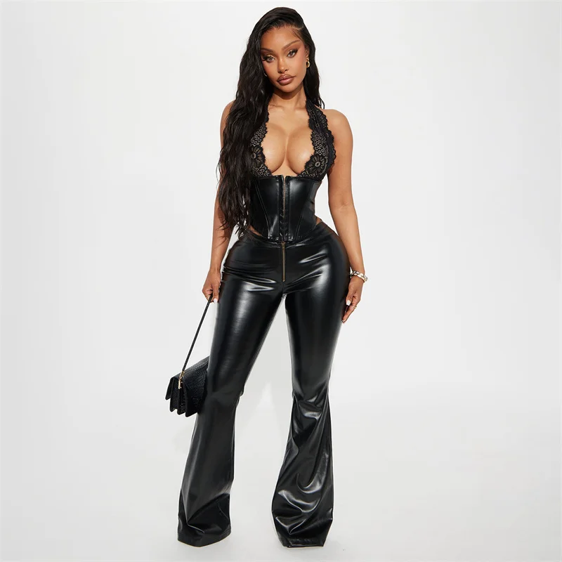 

Комплект из 2 предметов из искусственной кожи PU для женщин: топ-халтер с V-образным вырезом и кружевными вставками и расклешенные брюки для клубных вечеринок