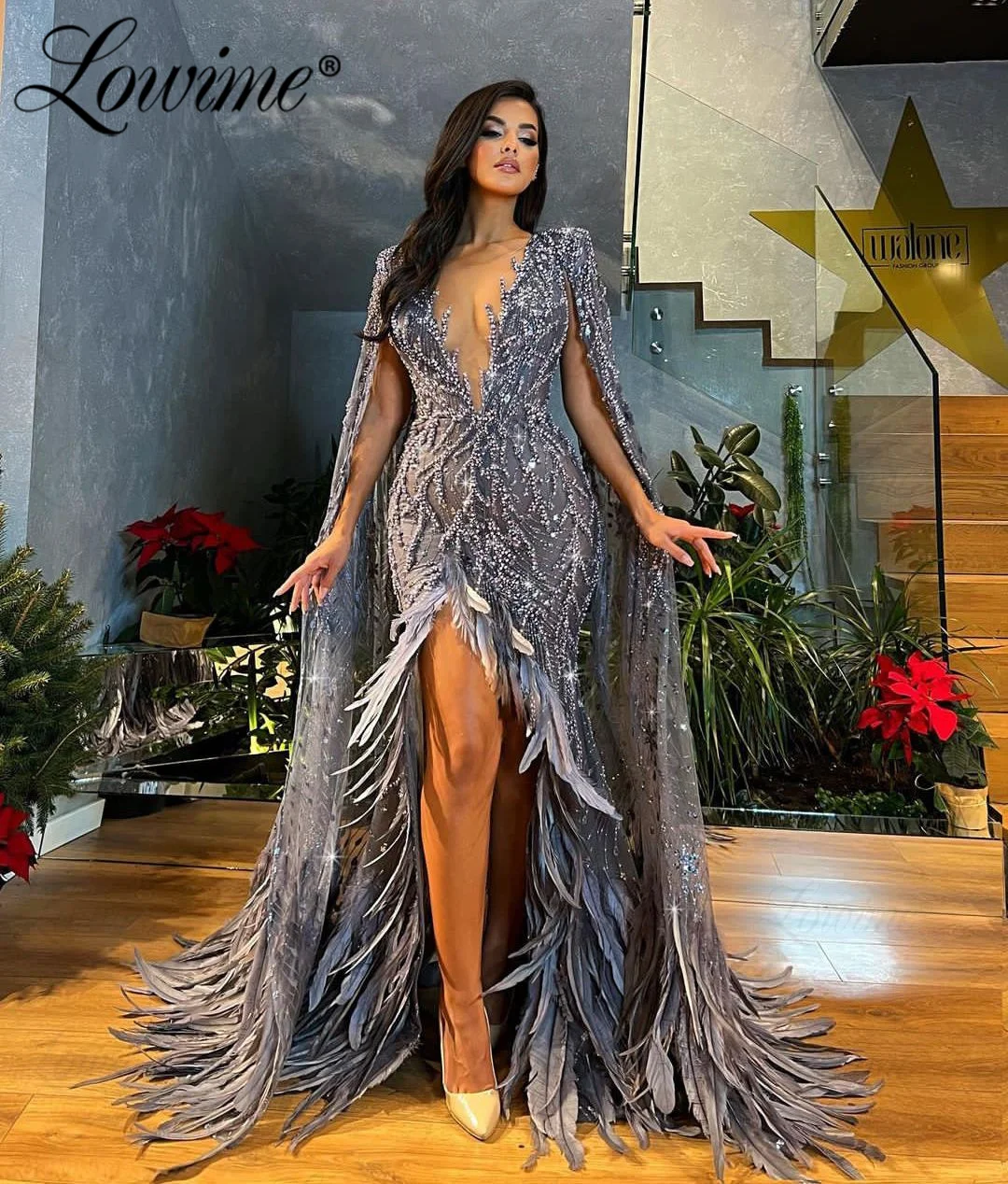 

Grey V Neck Feather Evening Dresses Long Cape Sleeve Mermaid Beaded Crystals Front Slit Robes De Soiree Dubai Arabic Party Dress