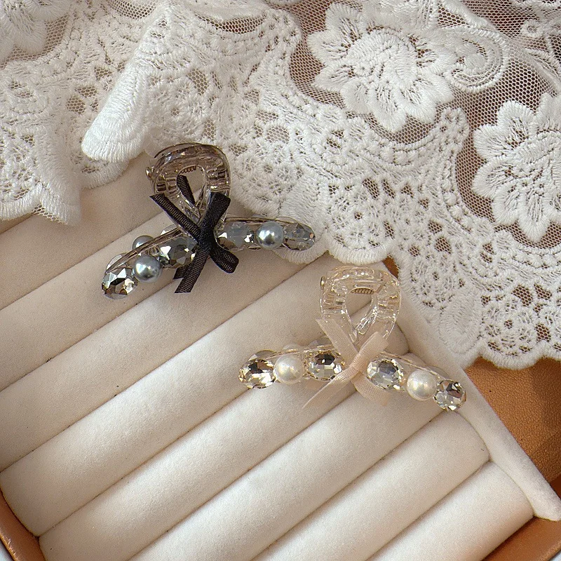 

Elegant Crystal Bow Mini Hair Clip, Sophisticated Hairpin for Women, Hair Accessory