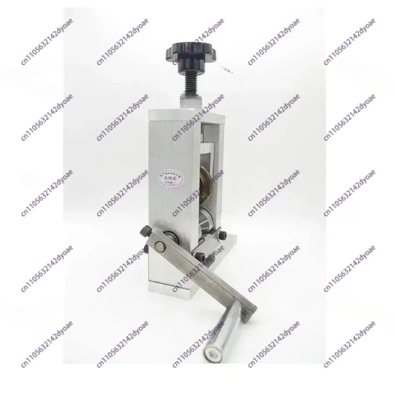 Electric wire stripper Stripping copper  artifact stripping waste  and cable Wire peeling scrap copper wire motor pull
