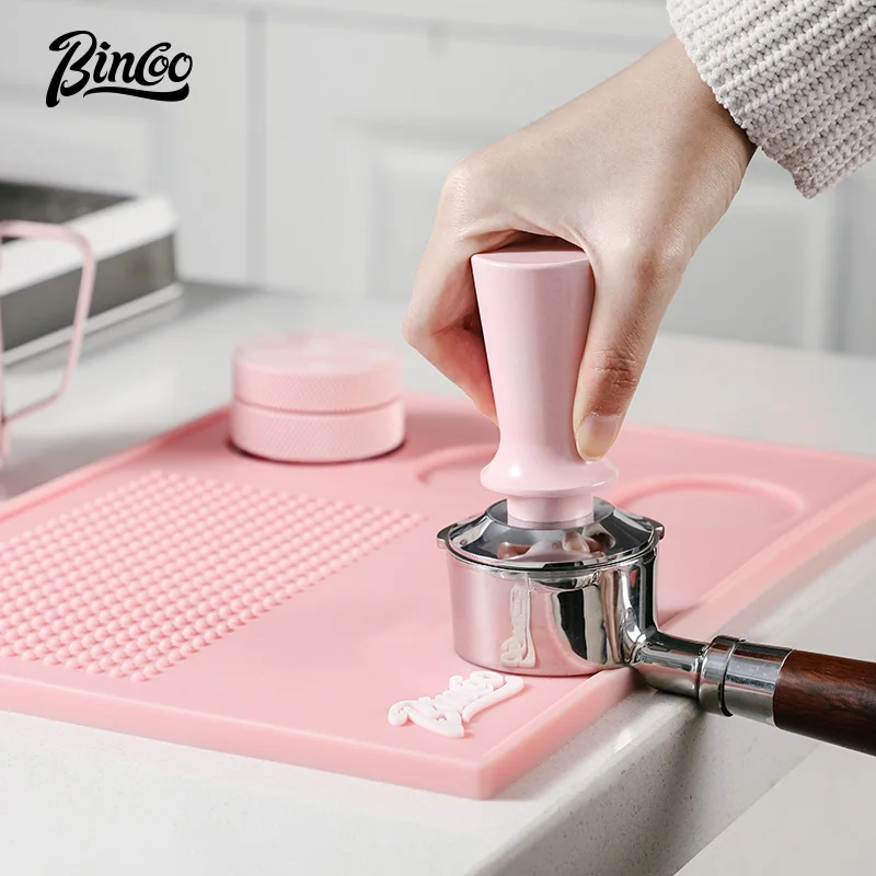 Bincoo Tappetino in gomma rosa per caffè in polvere, dispositivo per polvere di stoffa, cuscinetto per pressione caffè, serbatoio per latte art, set