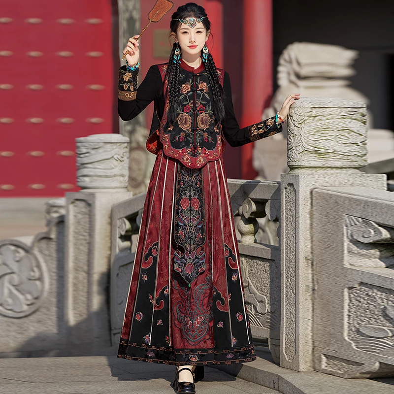 

Ming Horse-Face Skirt Machine Embroidery New Chinese Women's Clothing Daily Improvement Commuting Ethnic Style Ancient Suit