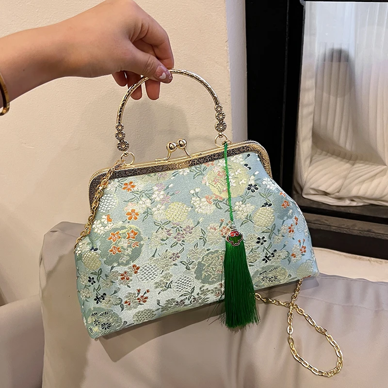 Eleganckie haftowane torebki d – Embroidery Wallet recenzja i cena