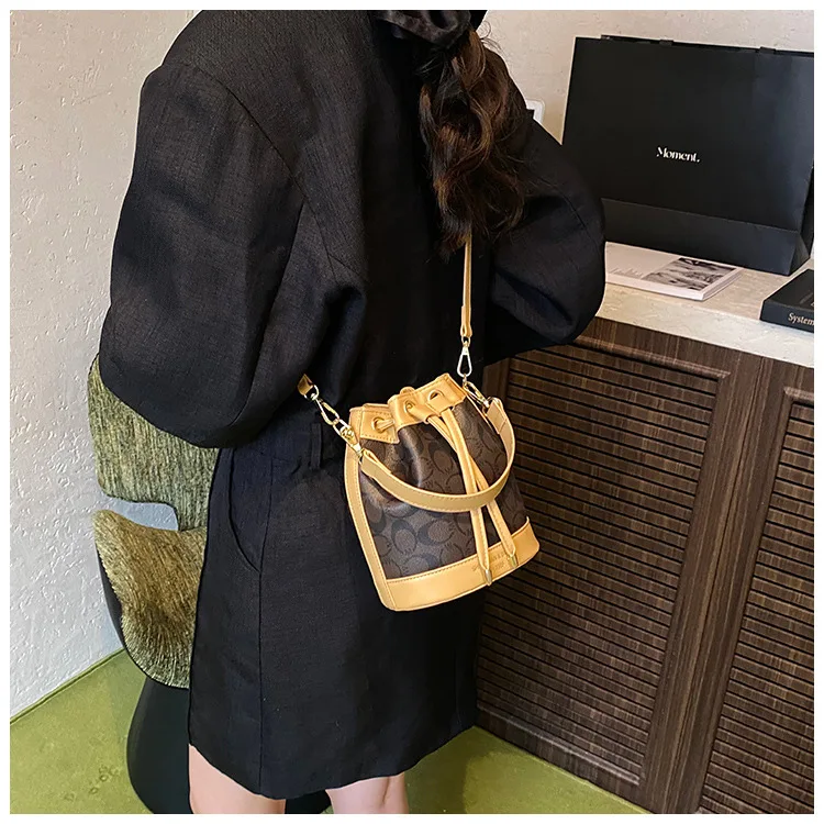 

2025 Trendy Drawstring Bucket Bag - Women's Fashion Shoulder Crossbody Purse, Casual Boho Handbag for Everyday Use