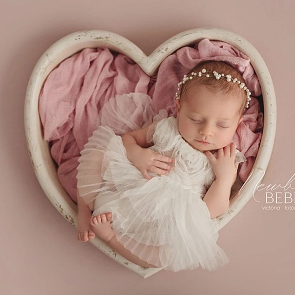 

Newborn Photography Props Baby Girl White Tutu Dress Ruffle Lace Tulle Skirt Pearl Flower Embellished Infant Baby Shower Gift