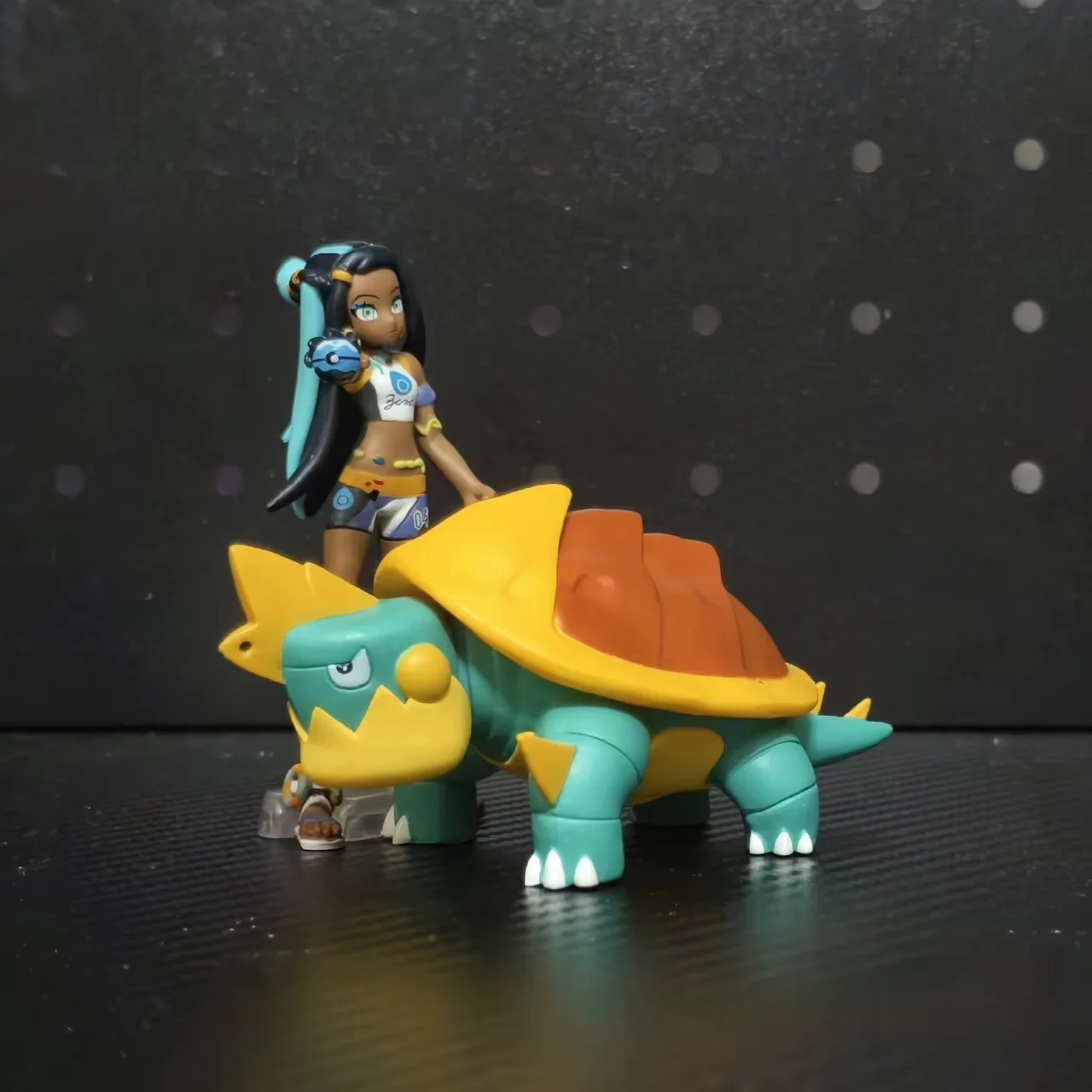 حقيقي 1/20 مقياس العالم Articuno Moltres Zapdos Nidoking Milotic Garchomp Torterra Gengar لطيف عمل نموذج لجسم اللعب