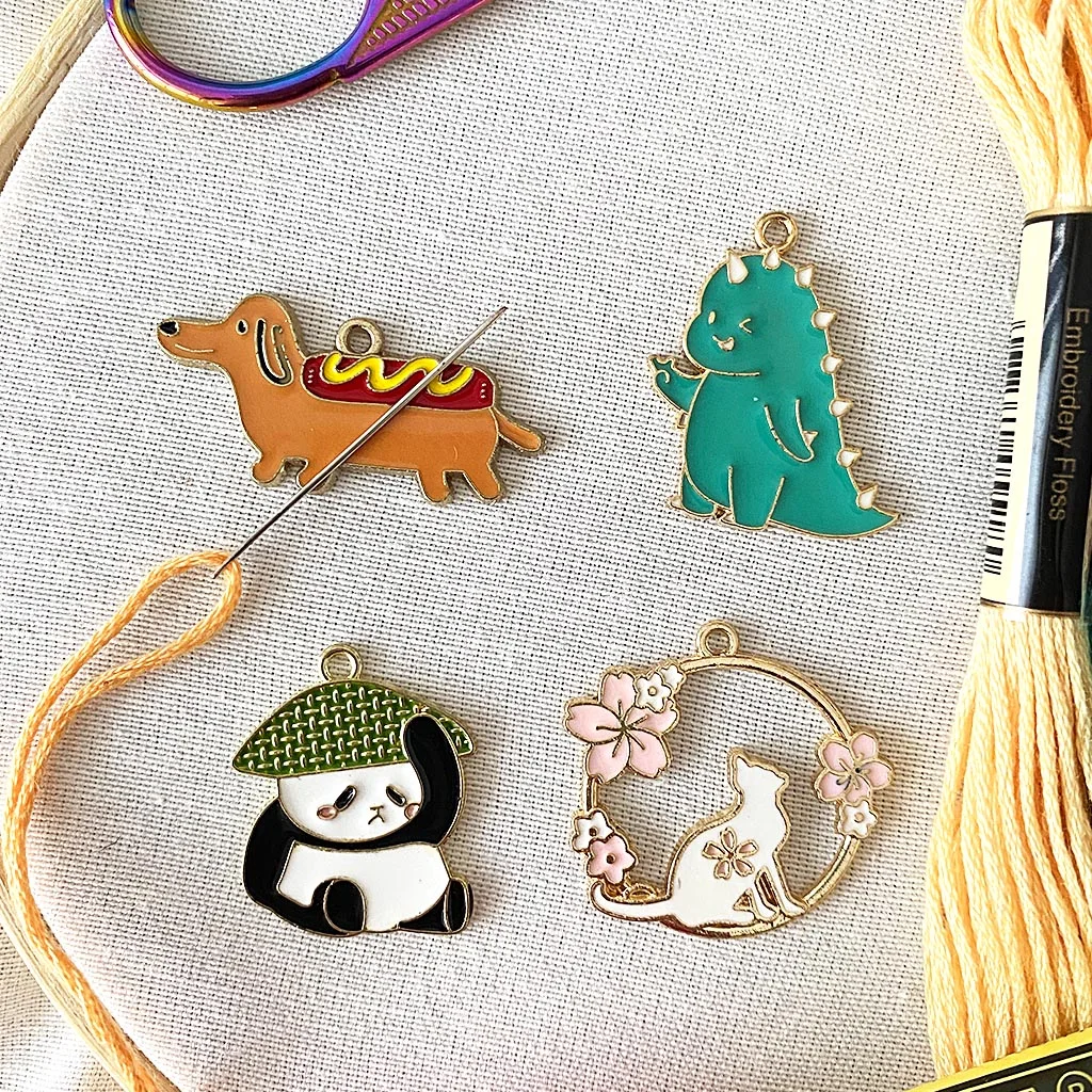 Set of 2 Needle Minders Magnetic for Cross Stitch Dog Cat Panda Dinosaur Sewing Needle Keeper Embroidery Needle Nanny Holder