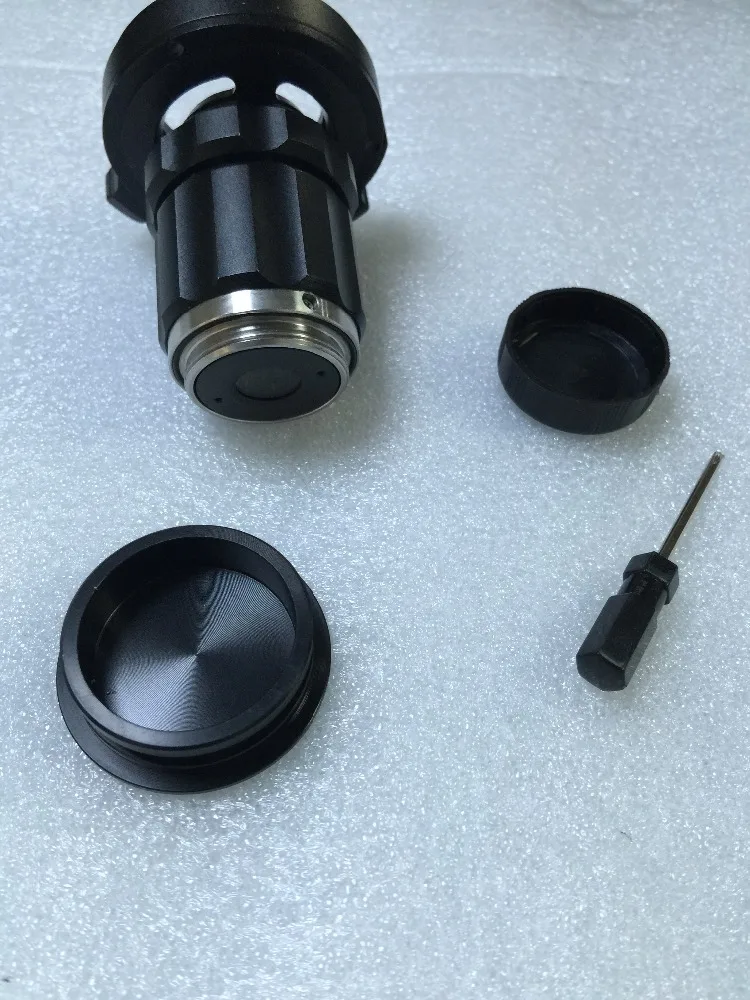 C-mount zoom and focus adjustable endoscope camera adapter