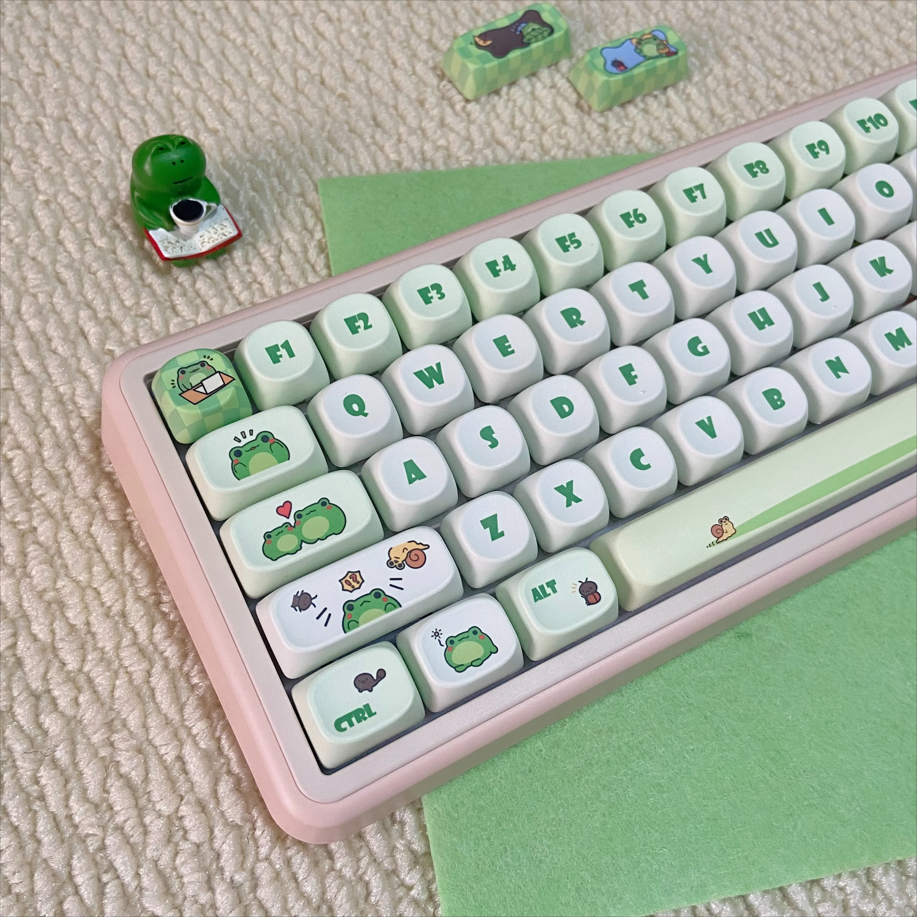 MOA Niedliche grüne Frosch-Tastenkappen, individuelle mechanische Tastatur-Tastenkappen, PBT-Tastenkappen für DIY-Gaming-Tastatur, 60, 70, 80, 90, 100-Layout