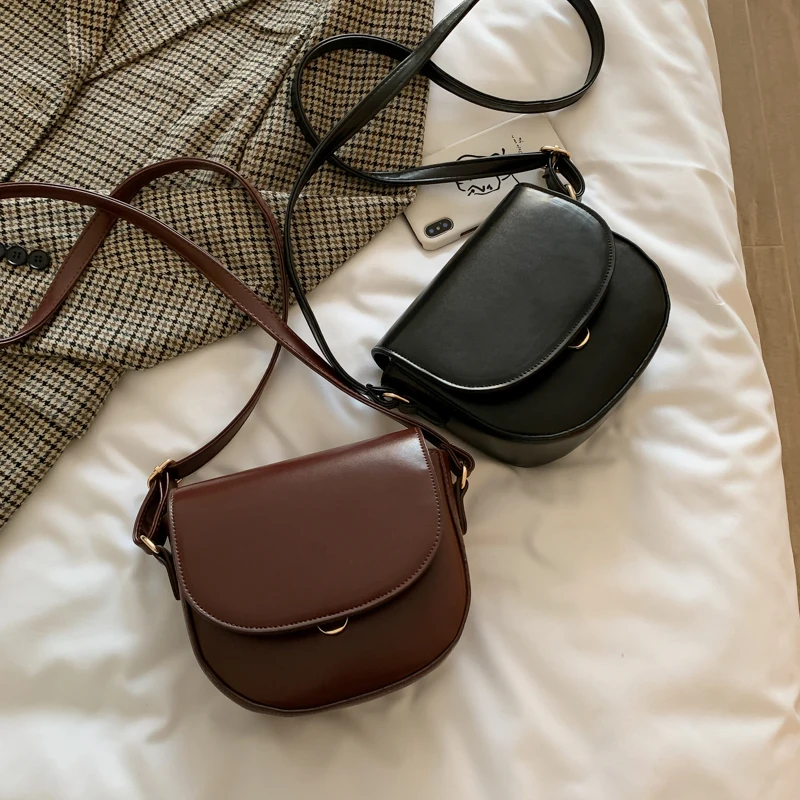 Trendy Korean Style 2024 New Saddle Bag Women's Fashionable Crossbody Bag Versatile Retro Forest System Small Shoulder Bag