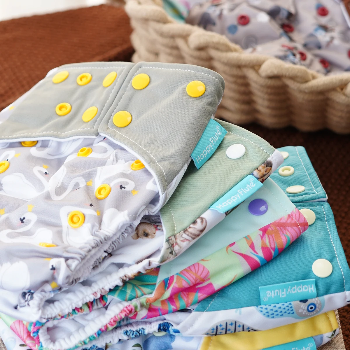 HappyFlute 1Pc Random Print Suede Cloth Inner Baby Nappy Waterproof And Reusable Dual Gussets Cloth Diaper