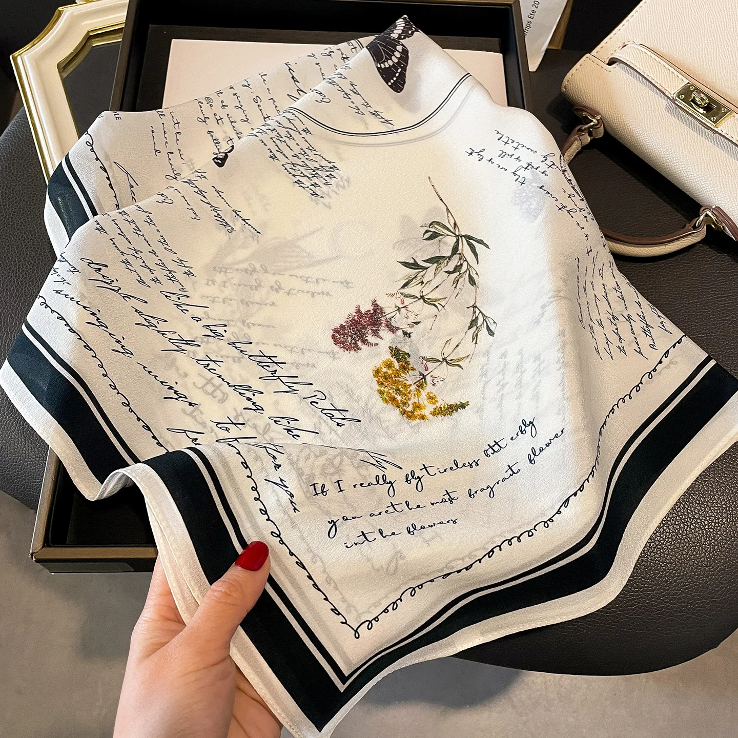 2025 جديد 100% وشاح حريري طبيعي المرأة ساحة شالات يلتف الأوشحة الفولار الباشمينا منديل الإناث الحجاب باندانا المعطف 65 سنتيمتر