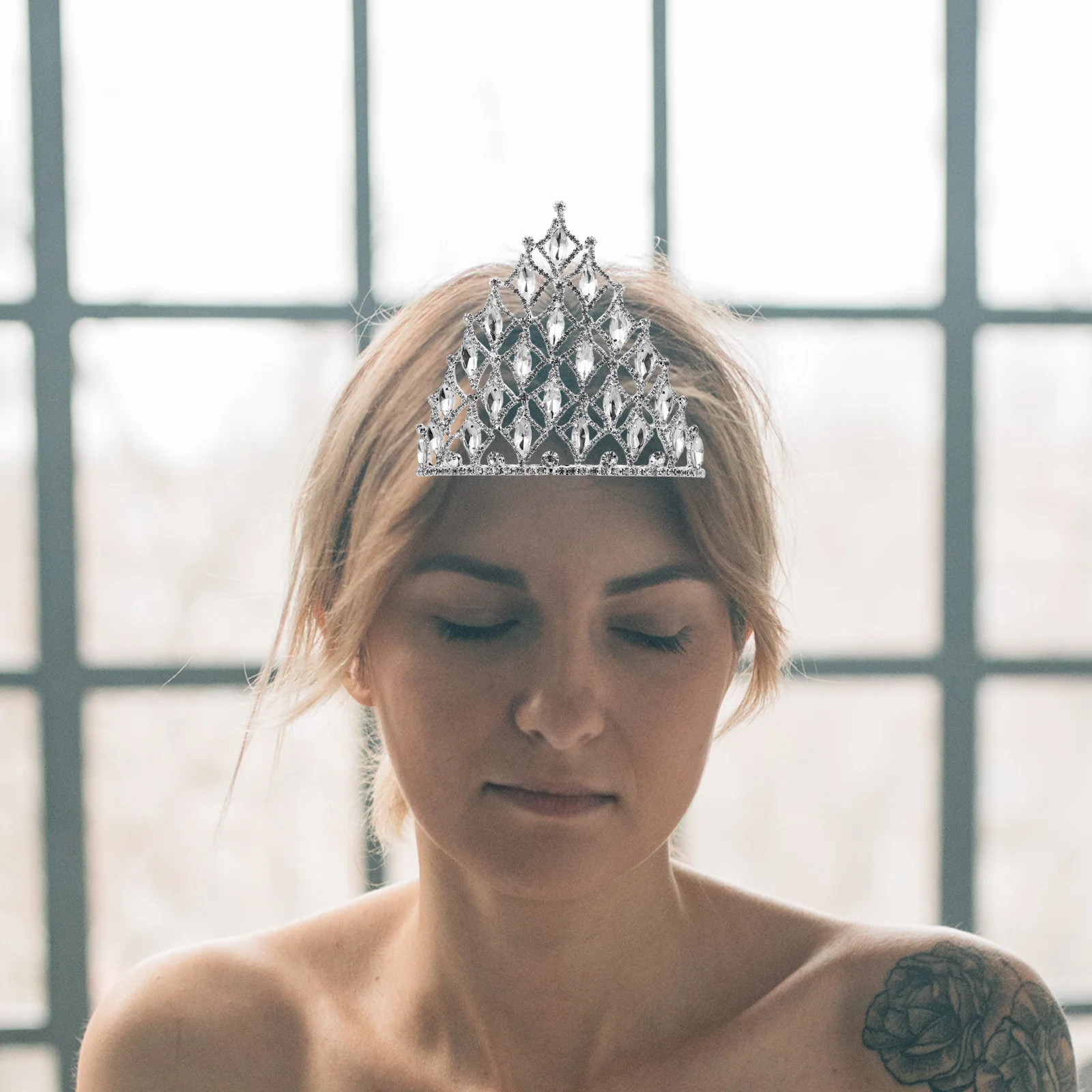 

Queen Tiara Crown Vintage Rhinestone Crystal Headpiece Comb Bridal Prom Party Theater Performance Accessory Bride Tiara Crowns
