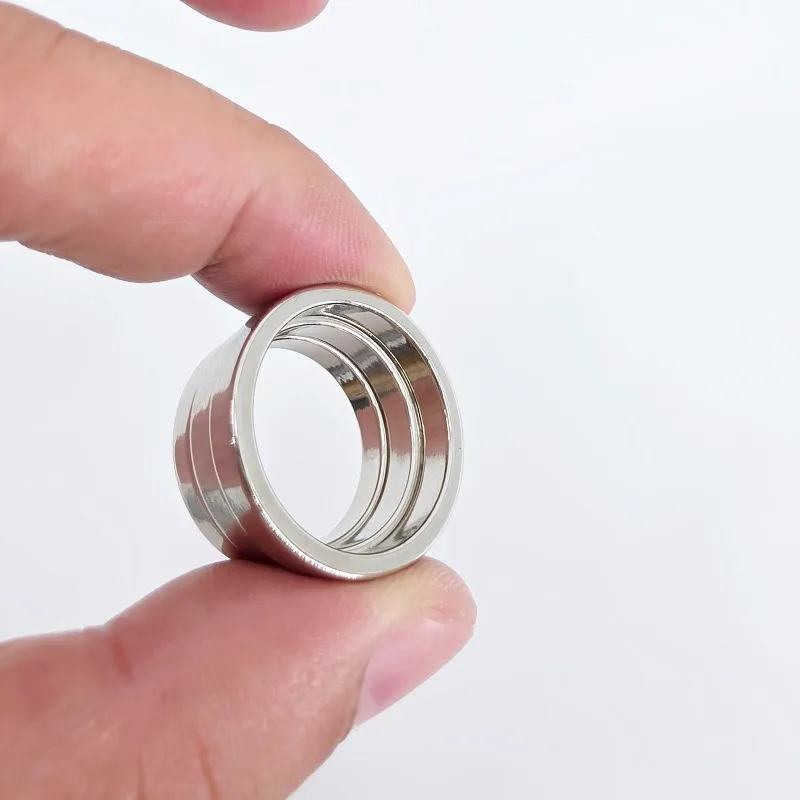 ‌Mini PK Magnetic Ring (18mm/19mm/20mm) - Close-Up Magic Trick Prop for Magicians, Stage Illusion Gimmick, Professional