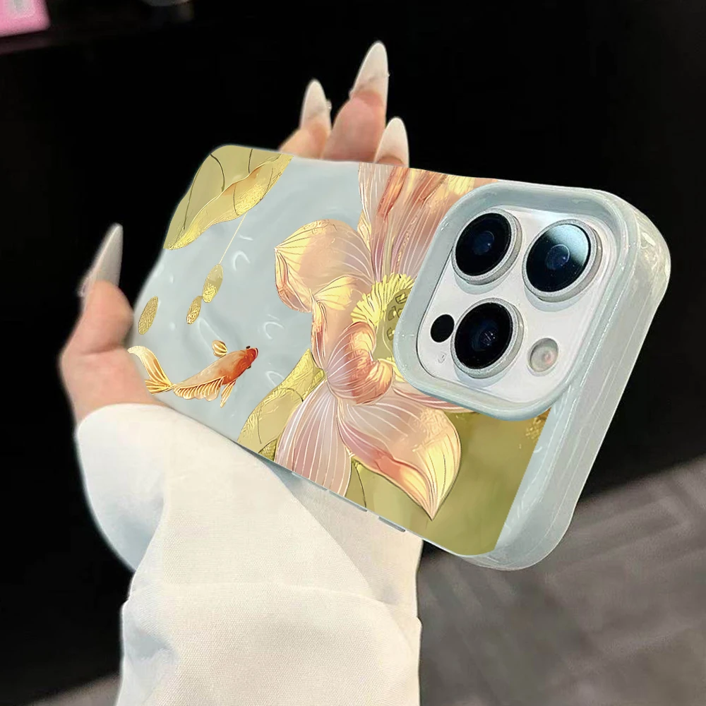 Luxuriöse Koi- und Lotus-Glücks-Handyhülle für iPhone 17 16 15 14 13 12 11 Pro Max 14 Plus 17 Air Falten-Wellen-Soft-Silikon-Cover – Detail 1