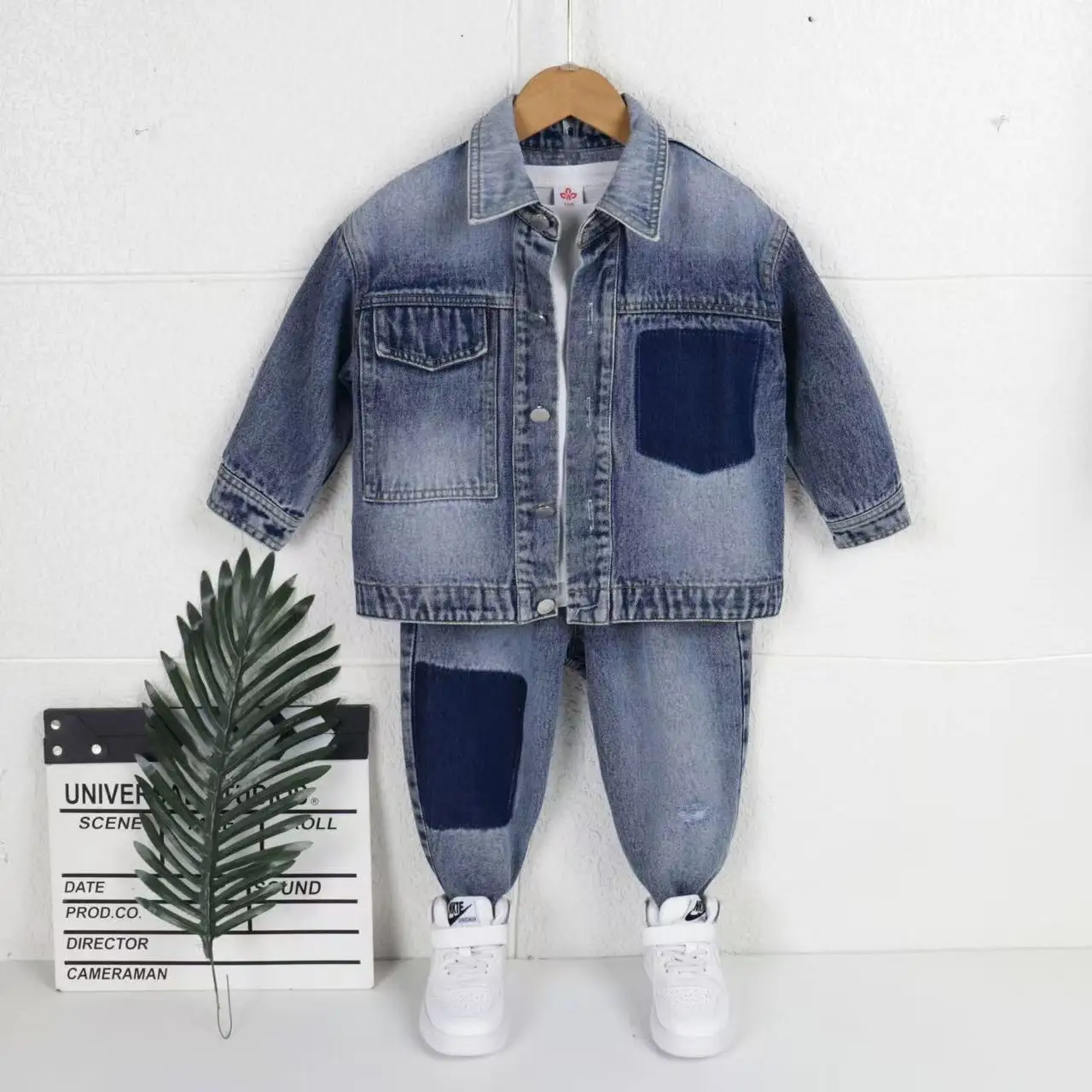 

Boys' Spring and Autumn Set 2025 New Children's Denim Top Jeans Two Piece Set Korean Handsome Children's Clothing 90-130CM