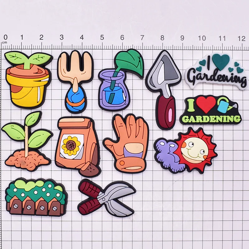 Kartun Berkebun Menanam Pohon Pesona Sepatu Bakiak Aksesori Gelembung Slide Sandal Taman Sepatu Dekorasi Pin Gesper Hadiah Anak-anak