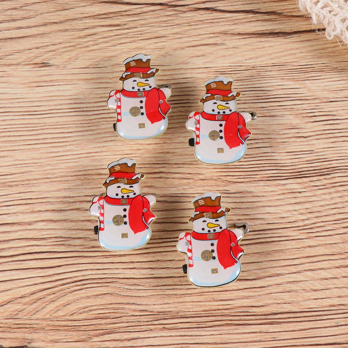 

25pcs Glitter Brooches Christmas Led Illuminated Snowman Badges Luminous Enamel Pins Glow Party Jewelry Kids Gifts Decor