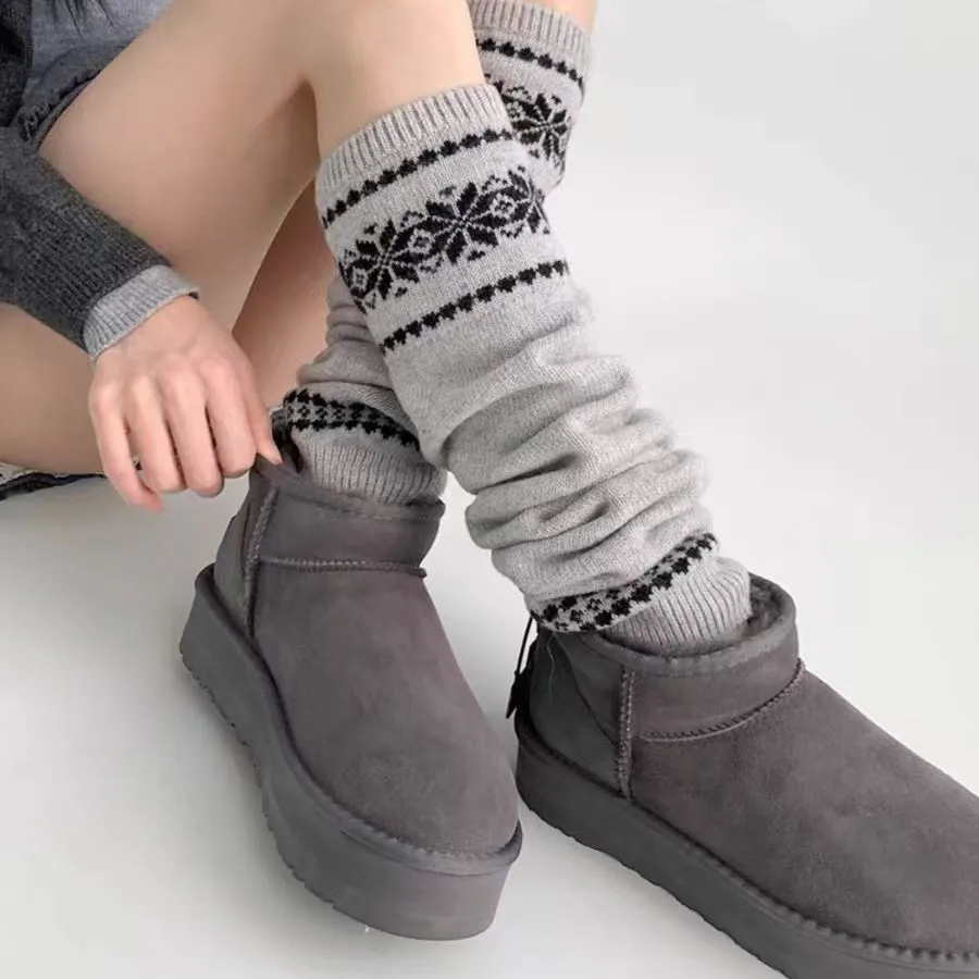 Coprigambe per ragazza piccante autunno e inverno calzini a tubo centrale da donna calzini caldi e versatili lavorati a maglia con fiocchi di neve calzini da donna y2k