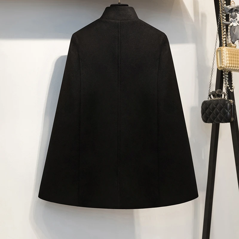 Cappotto di media lunghezza in lana con mantella tinta unita Autunno e inverno da donna Nuovo cappotto scialle retrò stile britannico dimagrante alla moda elegante