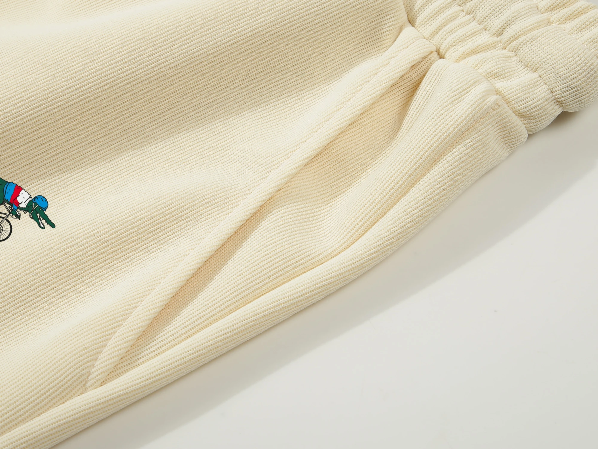 High-Quality Men's Casual Shorts with Dinosaur Print, Soft Cotton, Elastic Waist, Comfortable Summer Wear for Active Lifestyle