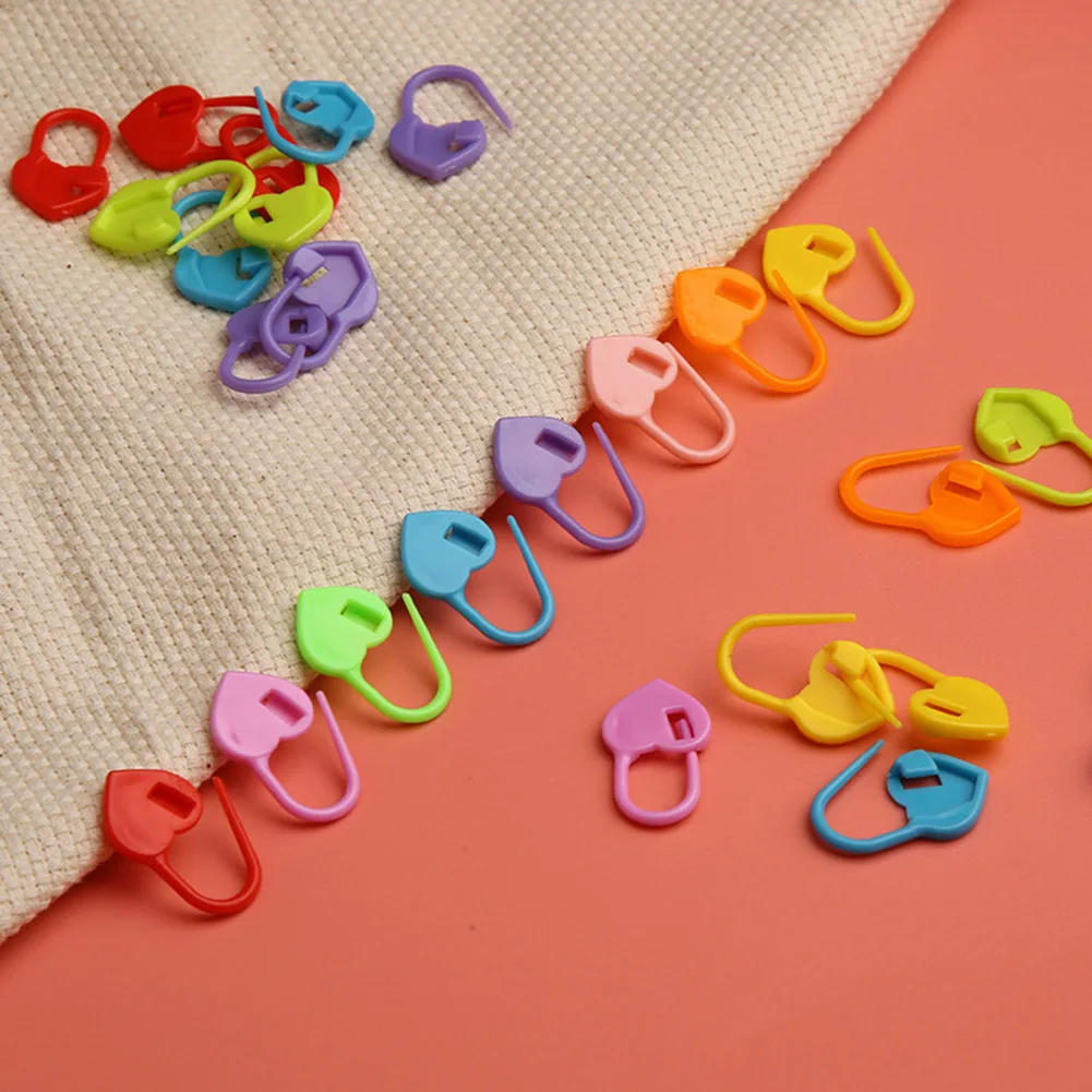 Achieve Perfect Crochet and Knitting Results with 100PCS Plastic Locking Needle Stitch Holders Markers Clip  Assorted Colors