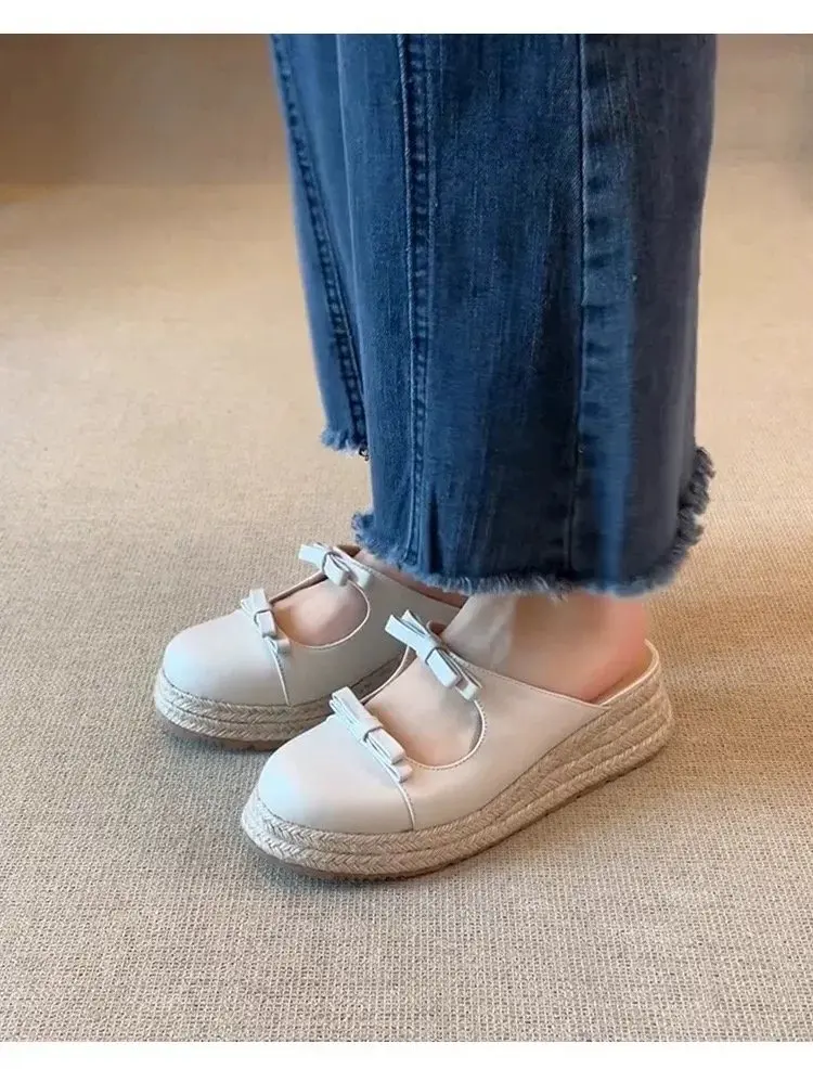 Damen Schleifen-Sandalen mit geschlossener Zehenpartie, Plateau-Espadrille-Keilabsatz, Slipper für den Sommer – Detail 4