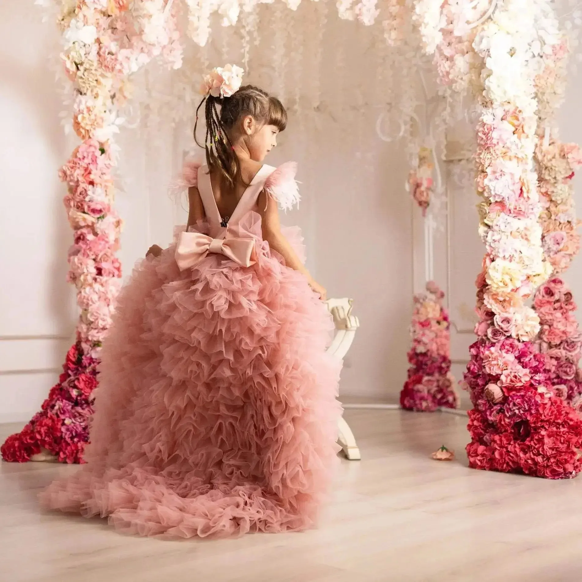 

Customized Pink Flower Girl Dresses for Wedding Layered Sleeveless Feather Tulle Child Birthday Party First Communion Gowns