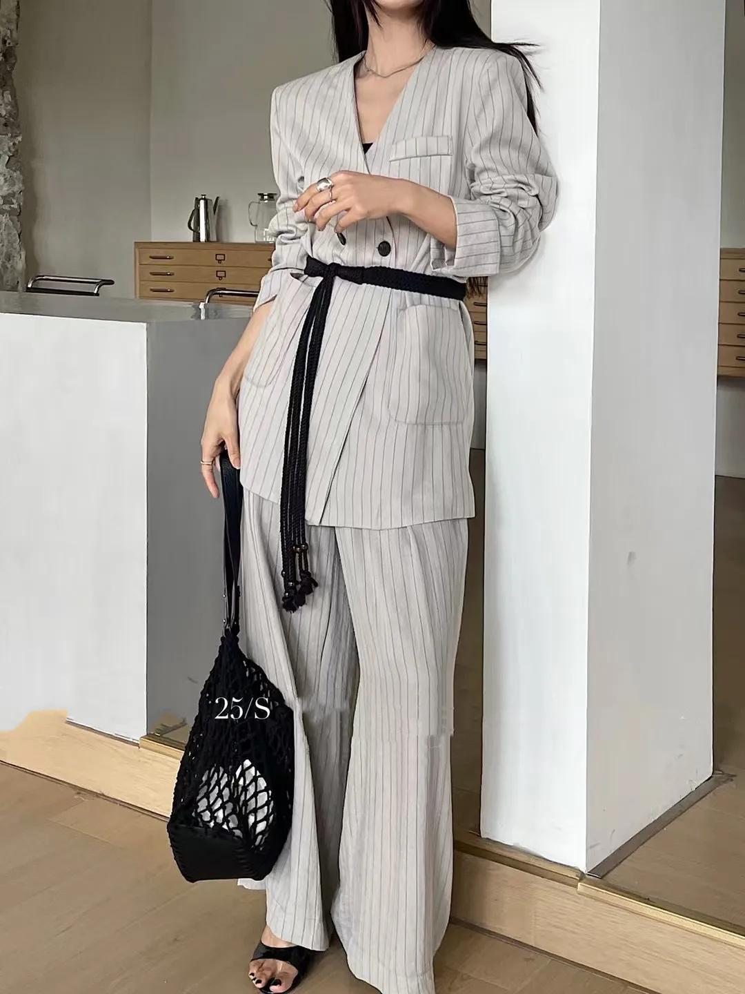 

2025 Spring/summer New V-neck Lace-up Suit Striped Top + Button-up Wide-leg Pants Fashion Temperament