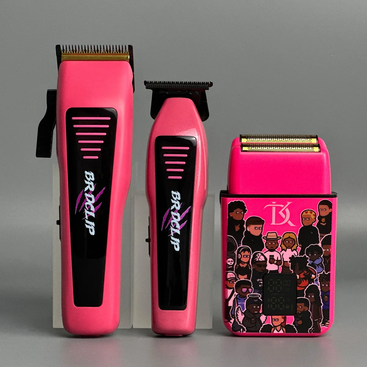 Π ΠΎΠ·ΠΎΠ²Π°Ρ Π²ΡΡΠΎΠΊΠΎΡΠΊΠΎΡΠΎΡΡΠ½Π°Ρ ΠΏΡΠΎΡΠ΅ΡΡΠΈΠΎΠ½Π°Π»ΡΠ½Π°Ρ ΠΌΠ°ΡΠΈΠ½ΠΊΠ° Π΄Π»Ρ ΡΡΡΠΈΠΆΠΊΠΈ Π²ΠΎΠ»ΠΎΡ Ρ ΡΠΈΠ»ΡΠ½ΠΎΠΉ ΡΠ΅ΠΆΡΡΠ΅ΠΉ ΡΠΈΠ»Π°ΠΌΠΈ, ΠΏΠ°ΡΠΈΠΊΠΌΠ°Ρ
Π΅ΡΡΠΊΠΈΠΉ ΡΡΠΈΠΌΠΌΠ΅Ρ DLC FADE, ΡΠ»Π΅ΠΊΡΡΠΎΠ±ΡΠΈΡΠ²Π° Ρ Π³Π»ΡΠ±ΠΎΠΊΠΈΠΌ V-ΠΎΠ±ΡΠ°Π·Π½ΡΠΌ Π²ΡΡΠ΅Π·ΠΎΠΌ, 9000 ΠΎΠ±/ΠΌΠΈΠ½ Π ΠΎΠ·ΠΎΠ²Π°Ρ Π²ΡΡΠΎΠΊΠΎΡΠΊΠΎΡΠΎΡΡΠ½Π°Ρ ΠΏΡΠΎΡΠ΅ΡΡΠΈΠΎΠ½Π°Π»ΡΠ½Π°Ρ ΠΌΠ°ΡΠΈΠ½ΠΊΠ° Π΄Π»Ρ ΡΡΡΠΈΠΆΠΊΠΈ Π²ΠΎΠ»ΠΎΡ Ρ ΡΠΈΠ»ΡΠ½ΠΎΠΉ ΡΠ΅ΠΆΡΡΠ΅ΠΉ ΡΠΈΠ»Π°ΠΌΠΈ, ΠΏΠ°ΡΠΈΠΊΠΌΠ°Ρ
Π΅ΡΡΠΊΠΈΠΉ ΡΡΠΈΠΌΠΌΠ΅Ρ DLC FADE, ΡΠ»Π΅ΠΊΡΡΠΎΠ±ΡΠΈΡΠ²Π° Ρ Π³Π»ΡΠ±ΠΎΠΊΠΈΠΌ V-ΠΎΠ±ΡΠ°Π·Π½ΡΠΌ Π²ΡΡΠ΅Π·ΠΎΠΌ, 9000 ΠΎΠ±/ΠΌΠΈΠ½