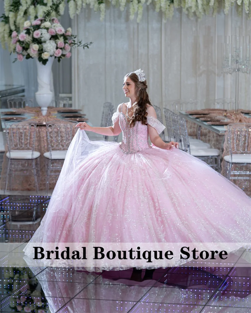 Nuovo arrivo Pink Princess Luxury Quinceanera abiti Bow Straps Crystal Beads Princess Sweet 16 Gowns Vestidos Ball Gown