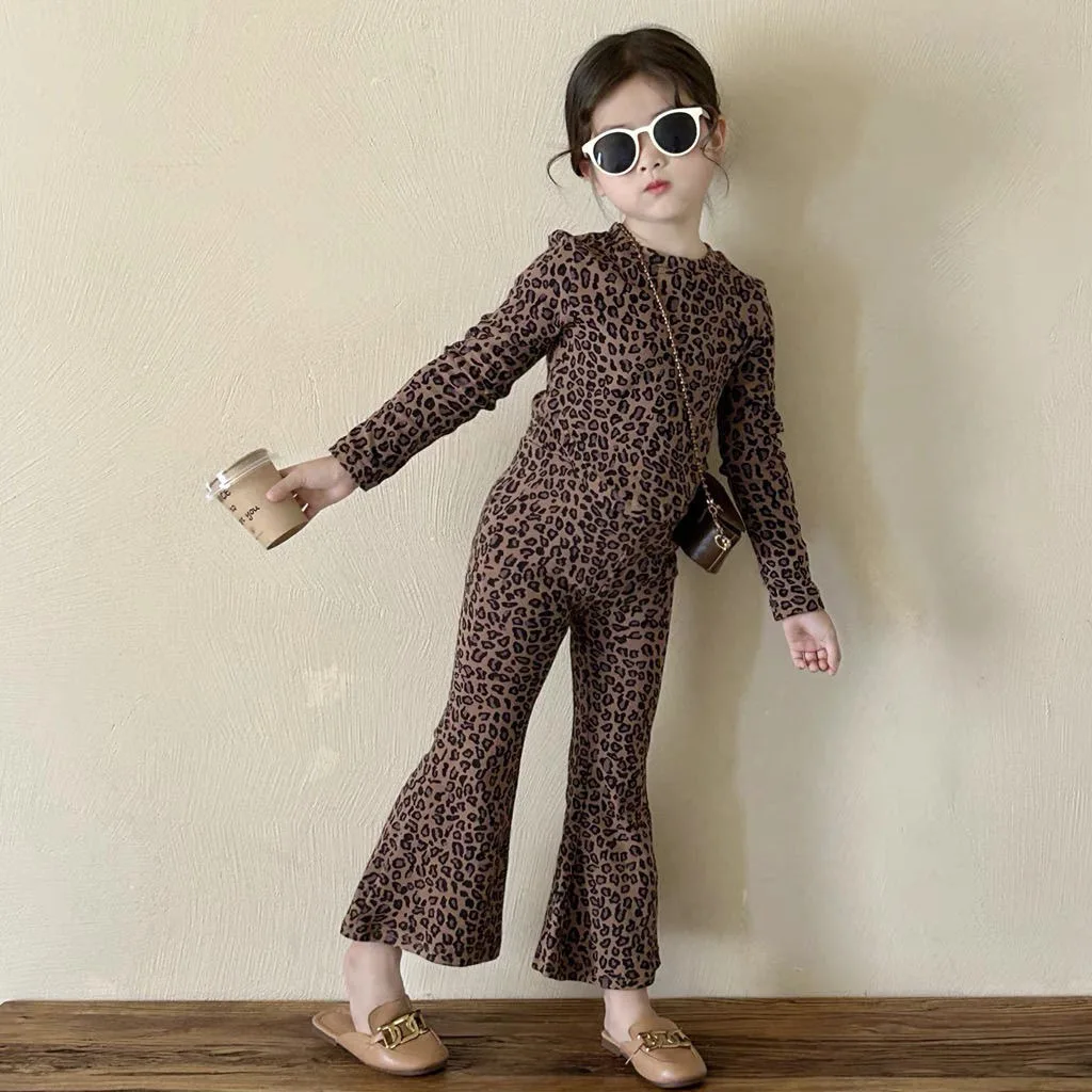 Girls' Autumn Leopard Pattern Set Autumn New Korean Edition Fashionable Children's T-shirt Bellbottom Pants Two Piece Set