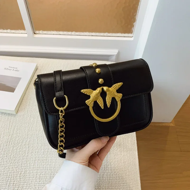 2025 Bolso nuevo para mujer: cadena con remaches de alta calidad, un solo hombro/bandolera, se adapta a trajes/pantalones de cuero