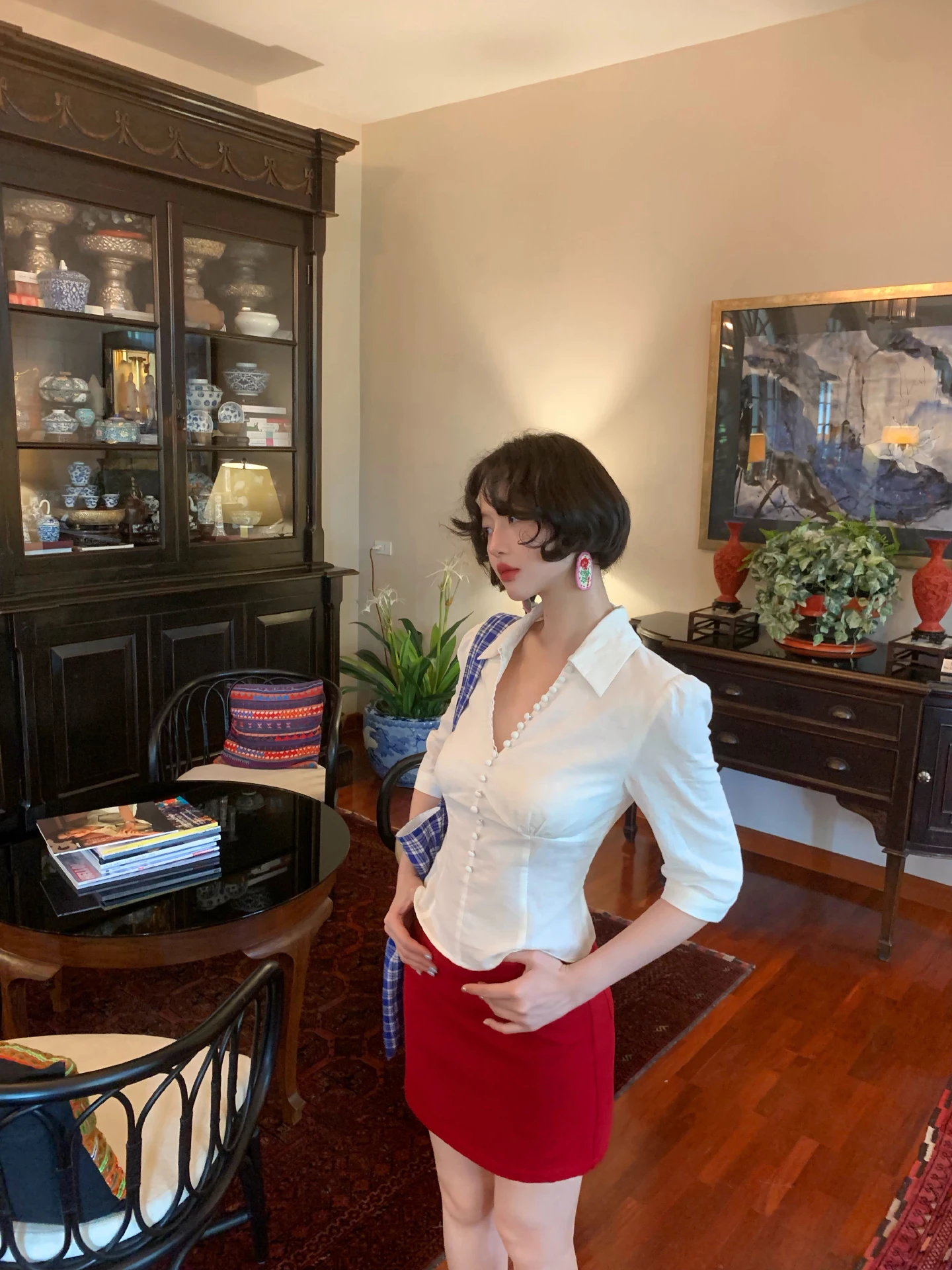 

Ретро-стиль: Сексуальная однотонная льняная рубашка с V-образным вырезом, приталенная, с рукавом три четверти, для женщин, из дышащего, комфортного, тонкого материала