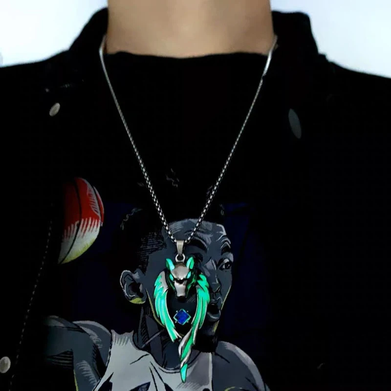 Fashion Personality Luminous Luminous Wolf Head Necklace Domineering Retro Men Pendant Ethnic Totem Punk Necklace