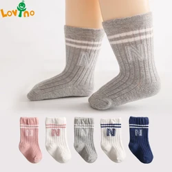 Calcetines antideslizantes para bebés recién nacidos y niñas, calcetines deportivos bonitos para niños, calcetines a rayas de Color puro de algodón suave, ropa para bebés