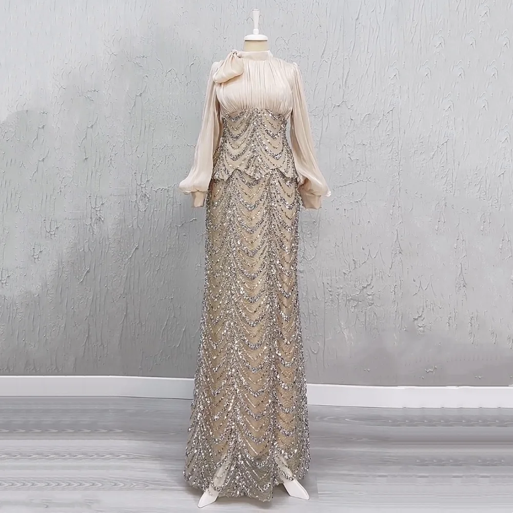 Maßgeschneidertes Funkelndes Luxus-Abendkleid mit Pailletten, Hohem Kragen und Trompeten-Silhouette, Lange Kleider für Hochzeiten und Partys, Exquisit