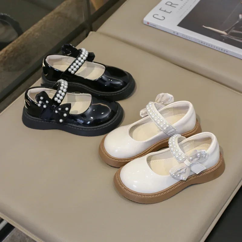

Girls Leather Shoes Glossy Pearls 2024 New Soft Round-toe Simple Non-slip Children Fashion Versatile Soft Princess Shoes Flats