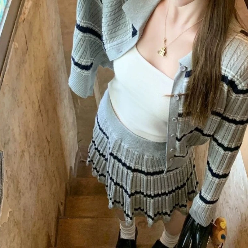2025 Spring and Autumn Fashion Design Sense Striped Long Sleeve Top High Waist Skirt Women's Two-piece Set