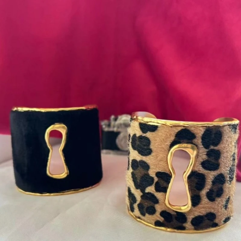 

Europe America Classic Keyhole Velvet Leopard Print Luxury Bracelet Women Designer Brand Top Quality Jewelry Trend