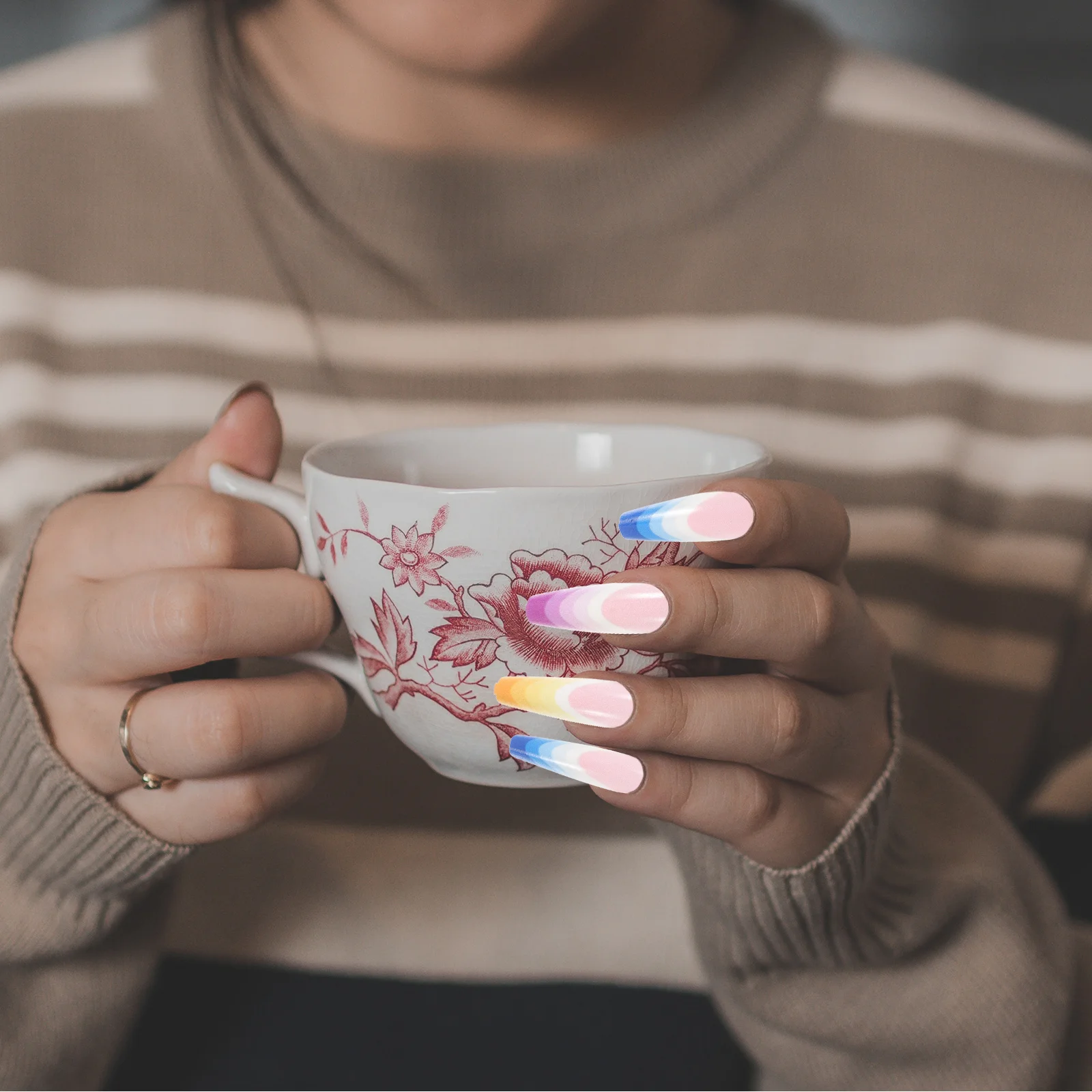 24Pcs Super Long Rainbow False Nails Gradient Color Press on Nails Eye Catching Shiny Charming Elegant Daily Life